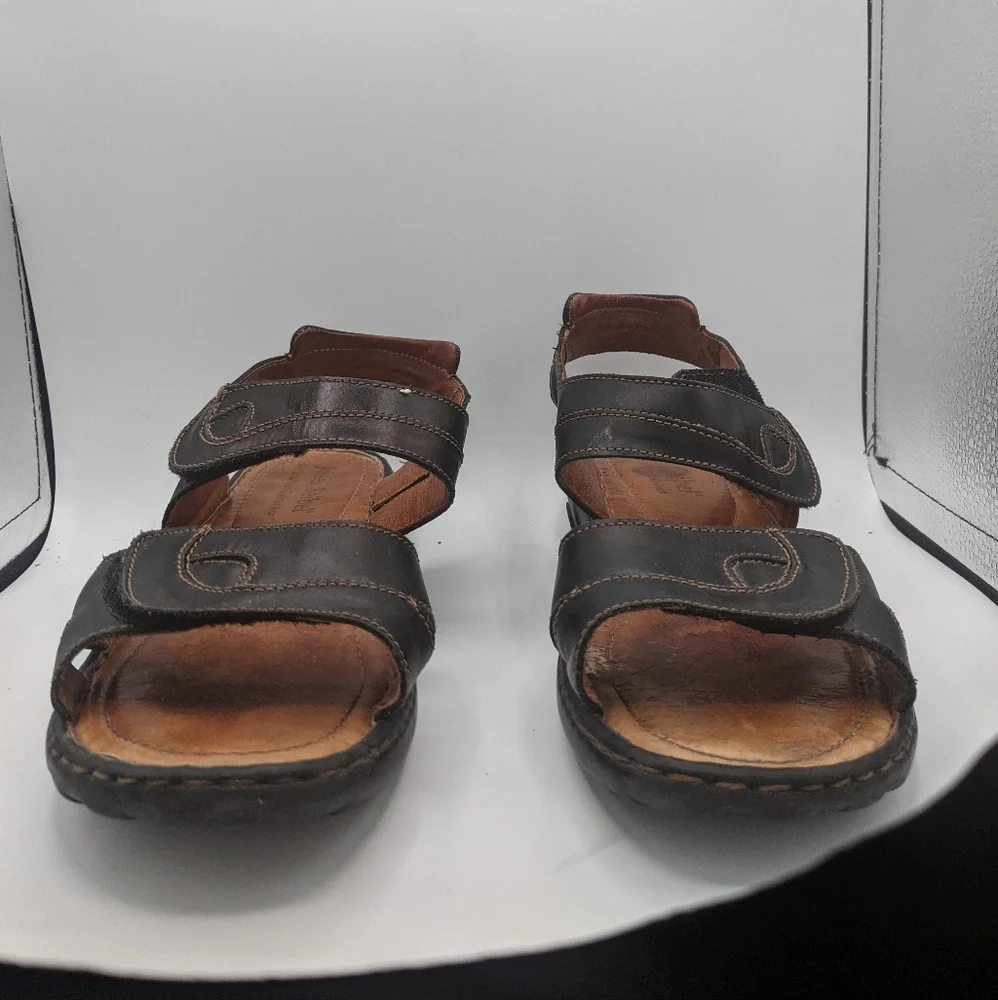 Josef Siebel JIM 05 Slip-ons with front and back straps SZ 8